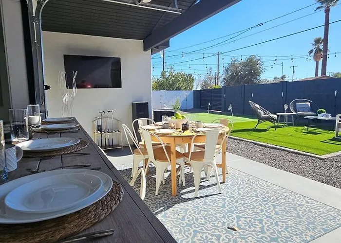 Сasa de vacaciones Walk 2 Old Town 4 Bathrooms 5 Bedrooms Golf Putting Pool Table 12 Min To Airport Scottsdale