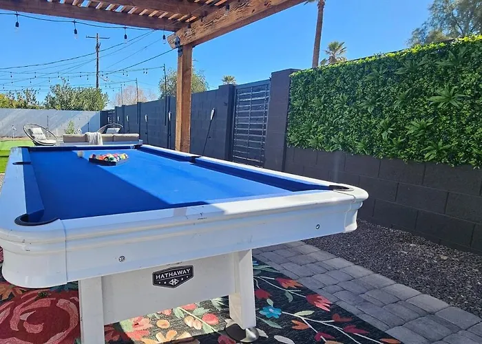 Walk 2 Old Town 4 Bathrooms 5 Bedrooms Golf Putting Pool Table 12 Min To Airport * Scottsdale