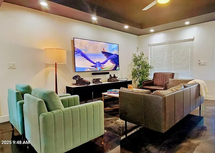 Walk 2 Old Town 4 Bathrooms 5 Bedrooms Golf Putting Pool Table 12 Min To Airport Сasa de vacaciones Scottsdale