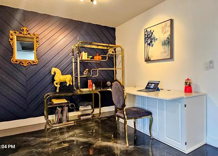 Сasa de vacaciones Walk 2 Old Town 4 Bathrooms 5 Bedrooms Golf Putting Pool Table 12 Min To Airport Scottsdale