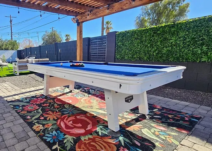 Walk 2 Old Town 4 Bathrooms 5 Bedrooms Golf Putting Pool Table 12 Min To Airport Scottsdale
