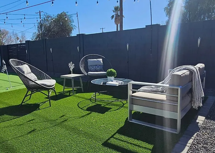 Walk 2 Old Town 4 Bathrooms 5 Bedrooms Golf Putting Pool Table 12 Min To Airport *