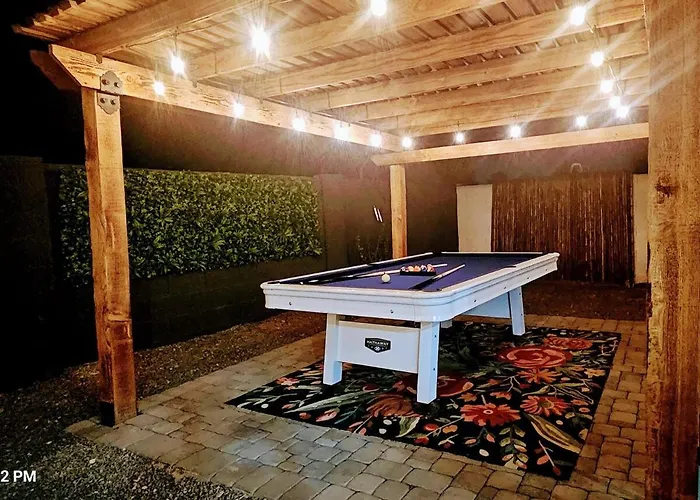 Walk 2 Old Town 4 Bathrooms 5 Bedrooms Golf Putting Pool Table 12 Min To Airport Scottsdale