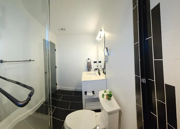 Walk 2 Old Town 4 Bathrooms 5 Bedrooms Golf Putting Pool Table 12 Min To Airport Scottsdale