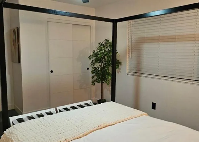 Сasa de vacaciones Walk 2 Old Town 4 Bathrooms 5 Bedrooms Golf Putting Pool Table 12 Min To Airport *