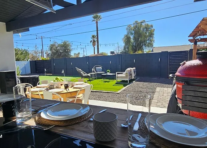 Walk 2 Old Town 4 Bathrooms 5 Bedrooms Golf Putting Pool Table 12 Min To Airport Сasa de vacaciones *
